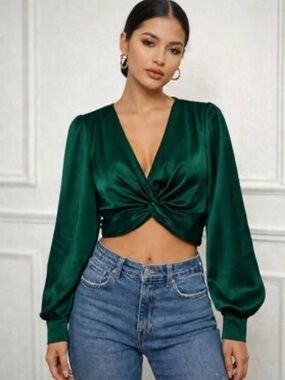 Spring + Mercer Blusa Satinada Verde Esmeralda Anudada Talla L NWT